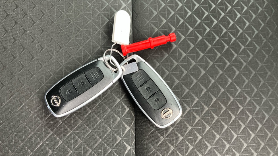 Nissan Juke 1.0 DiG-T 114 N-Connecta 5dr DCT Petrol Hatchback - Image 20