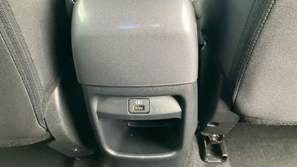 Nissan Juke 1.0 DiG-T 114 N-Connecta 5dr DCT Petrol Hatchback - Image 33