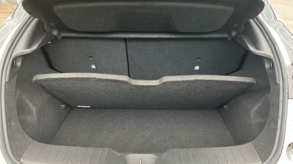 Nissan Juke 1.0 DiG-T 114 N-Connecta 5dr DCT Petrol Hatchback - Image 35