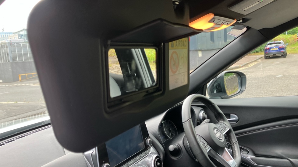 Nissan Juke 1.0 DiG-T 114 N-Connecta 5dr DCT Petrol Hatchback - Image 38
