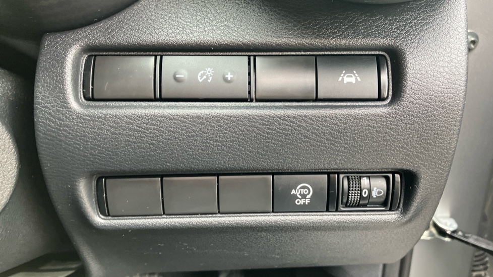 Nissan Juke 1.0 DiG-T 114 N-Connecta 5dr DCT Petrol Hatchback - Image 39