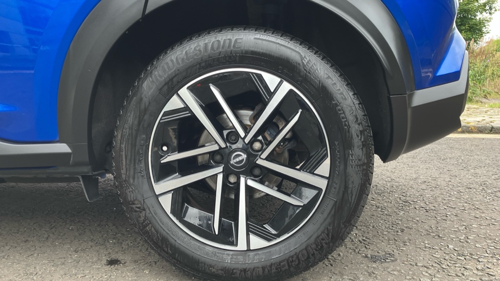 Nissan Juke 1.0 DiG-T N-Connecta 5dr DCT Petrol Hatchback - Image 7