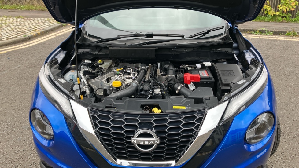 Nissan Juke 1.0 DiG-T N-Connecta 5dr DCT Petrol Hatchback - Image 8