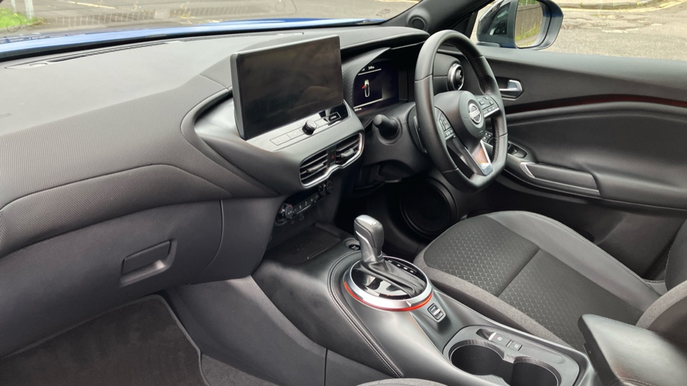 Nissan Juke 1.0 DiG-T N-Connecta 5dr DCT Petrol Hatchback - Image 9