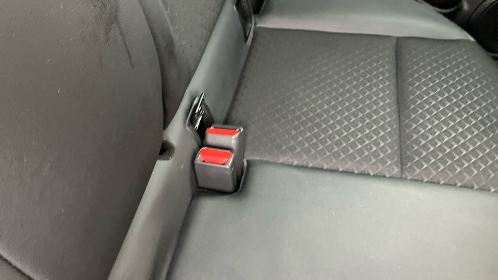 Nissan Juke 1.0 DiG-T N-Connecta 5dr DCT Petrol Hatchback - Image 17