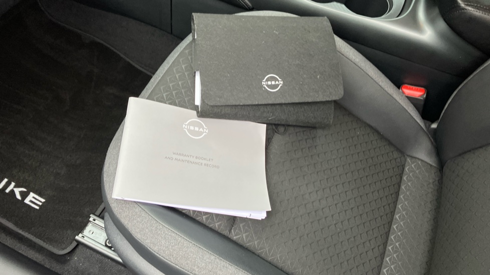 Nissan Juke 1.0 DiG-T N-Connecta 5dr DCT Petrol Hatchback - Image 19