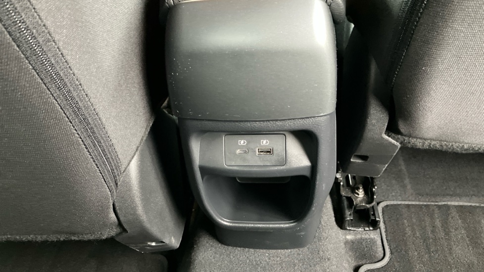 Nissan Juke 1.0 DiG-T N-Connecta 5dr DCT Petrol Hatchback - Image 39