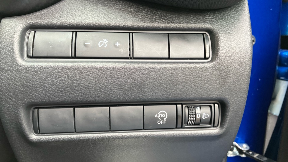 Nissan Juke 1.0 DiG-T N-Connecta 5dr DCT Petrol Hatchback - Image 40