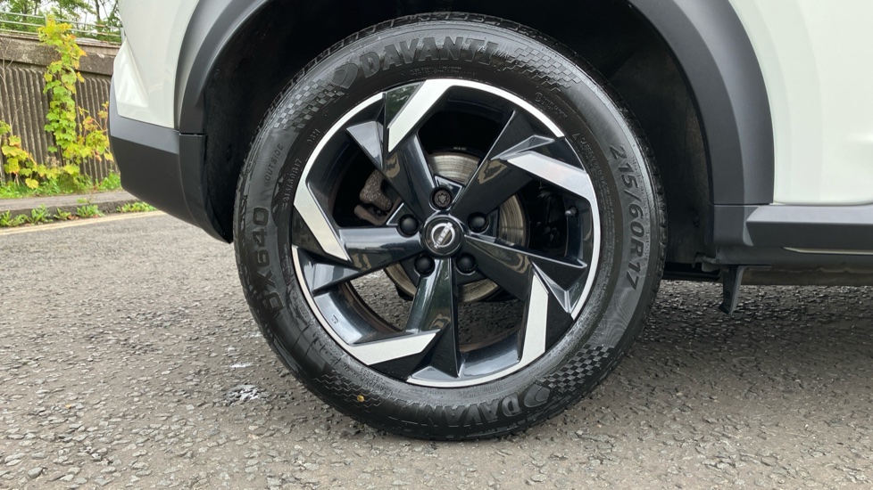 Nissan Juke 1.0 DiG-T 114 N-Connecta 5dr DCT Petrol Hatchback - Image 7