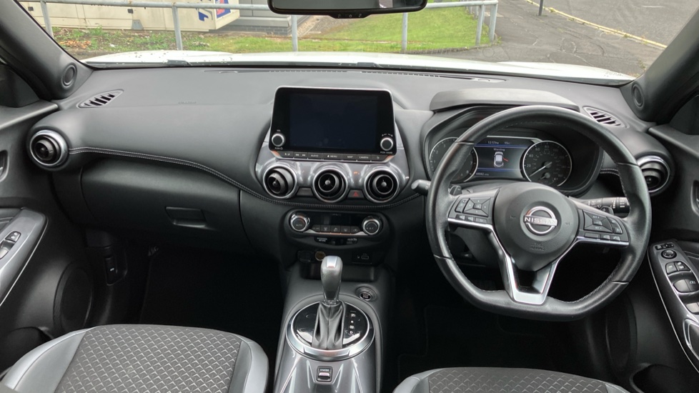 Nissan Juke 1.0 DiG-T 114 N-Connecta 5dr DCT Petrol Hatchback - Image 10
