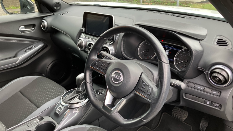 Nissan Juke 1.0 DiG-T 114 N-Connecta 5dr DCT Petrol Hatchback - Image 11