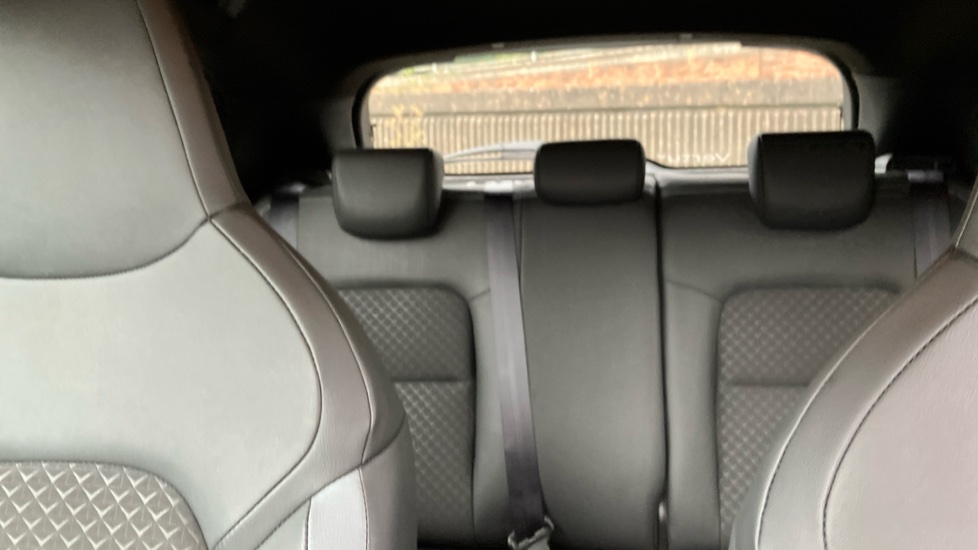 Nissan Juke 1.0 DiG-T 114 N-Connecta 5dr DCT Petrol Hatchback - Image 15