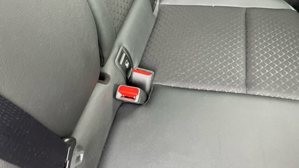 Nissan Juke 1.0 DiG-T 114 N-Connecta 5dr DCT Petrol Hatchback - Image 17