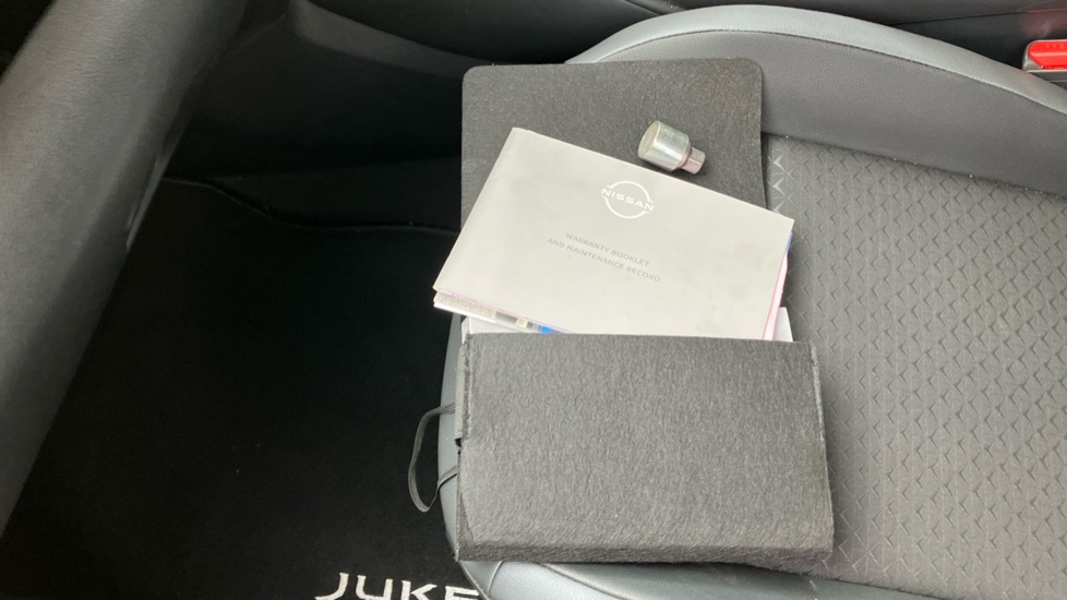 Nissan Juke 1.0 DiG-T 114 N-Connecta 5dr DCT Petrol Hatchback - Image 19
