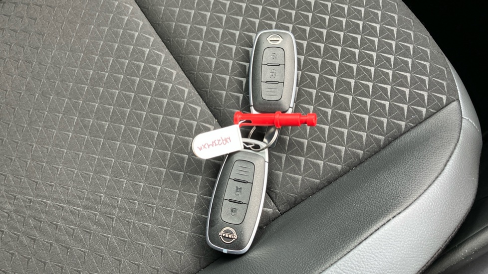 Nissan Juke 1.0 DiG-T 114 N-Connecta 5dr DCT Petrol Hatchback - Image 20