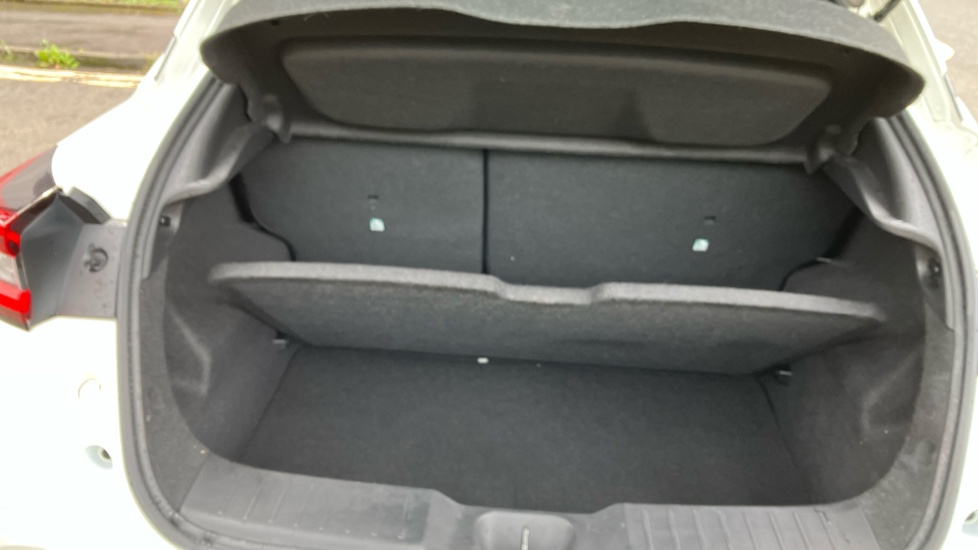 Nissan Juke 1.0 DiG-T 114 N-Connecta 5dr DCT Petrol Hatchback - Image 35