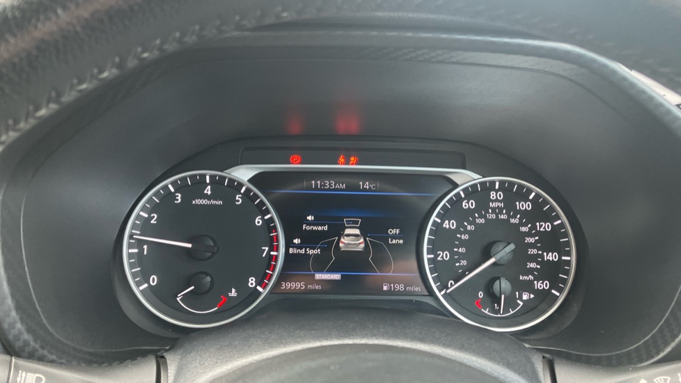 Nissan Juke 1.0 DiG-T Tekna 5dr Petrol Hatchback - Image 18