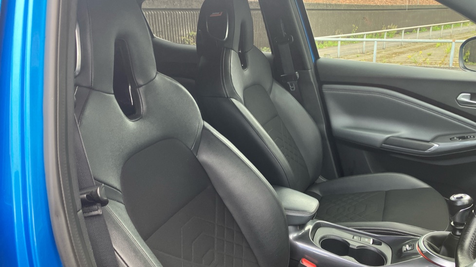 Nissan Juke 1.0 DiG-T Tekna 5dr Petrol Hatchback - Image 27