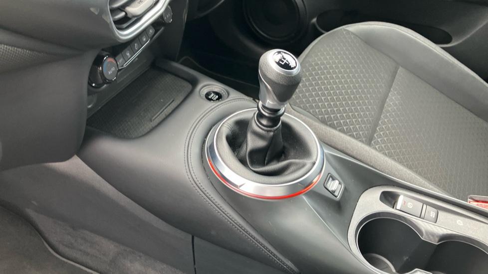 Nissan Juke 1.0 DiG-T N-Connecta 5dr Petrol Hatchback - Image 13