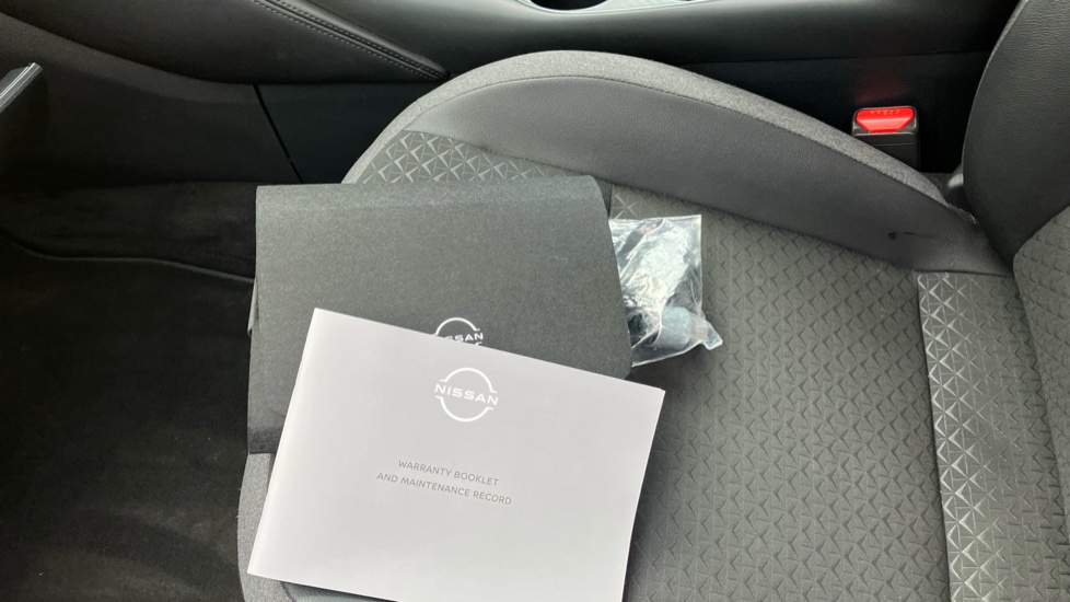 Nissan Juke 1.0 DiG-T N-Connecta 5dr Petrol Hatchback - Image 19