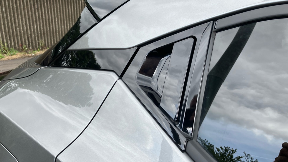 Nissan Juke 1.0 DiG-T N-Connecta 5dr Petrol Hatchback - Image 24