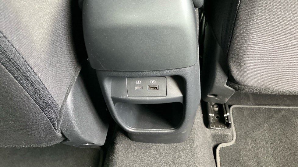 Nissan Juke 1.0 DiG-T N-Connecta 5dr Petrol Hatchback - Image 35