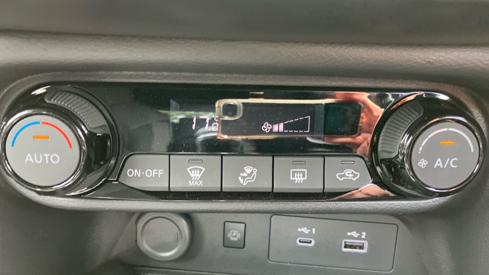 Nissan Juke 1.0 DiG-T N-Connecta 5dr Petrol Hatchback - Image 41