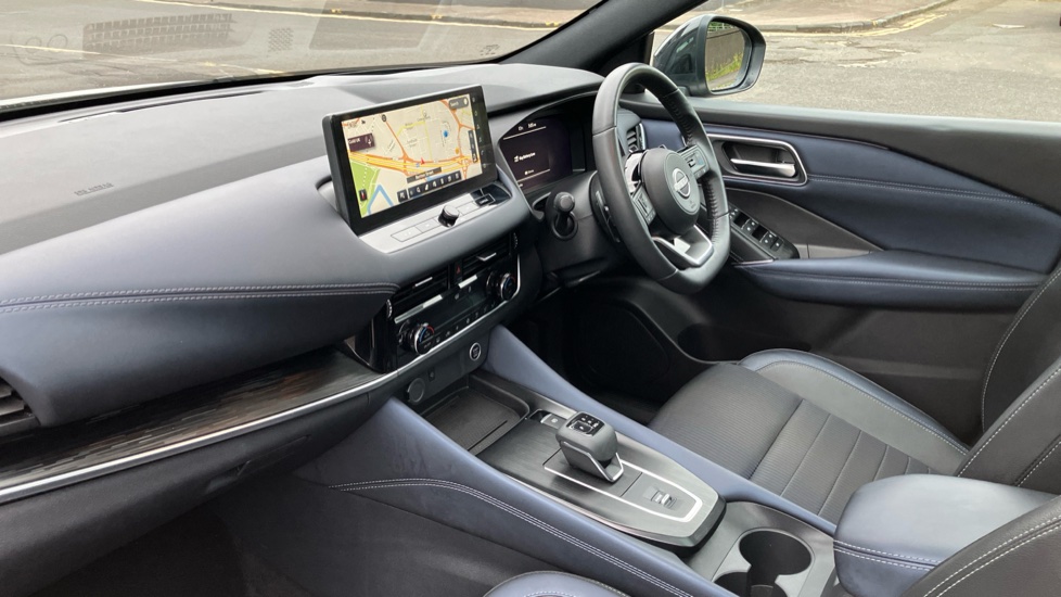 Nissan Qashqai 1.3 DiG-T MH 158 Tekna 5dr Xtronic Petrol Hatchback - Image 9