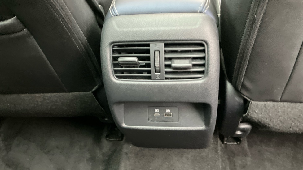 Nissan Qashqai 1.3 DiG-T MH 158 Tekna 5dr Xtronic Petrol Hatchback - Image 34