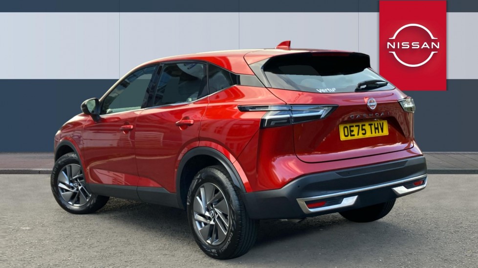Nissan Qashqai 1.3 DiG-T MH Acenta Premium 5dr Petrol Hatchback - Image 2