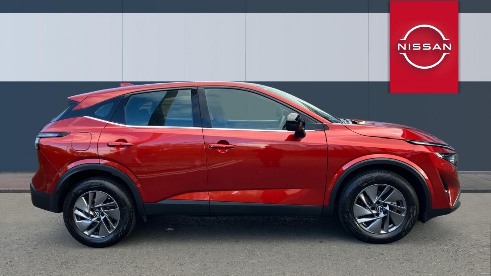 Nissan Qashqai 1.3 DiG-T MH Acenta Premium 5dr Petrol Hatchback - Image 5
