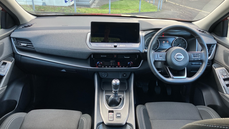 Nissan Qashqai 1.3 DiG-T MH Acenta Premium 5dr Petrol Hatchback - Image 10