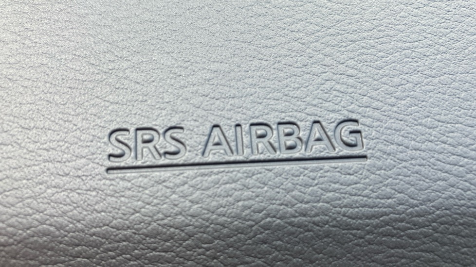 Nissan Qashqai 1.3 DiG-T MH Acenta Premium 5dr Petrol Hatchback - Image 33