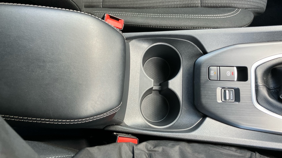Nissan Qashqai 1.3 DiG-T MH Acenta Premium 5dr Petrol Hatchback - Image 44
