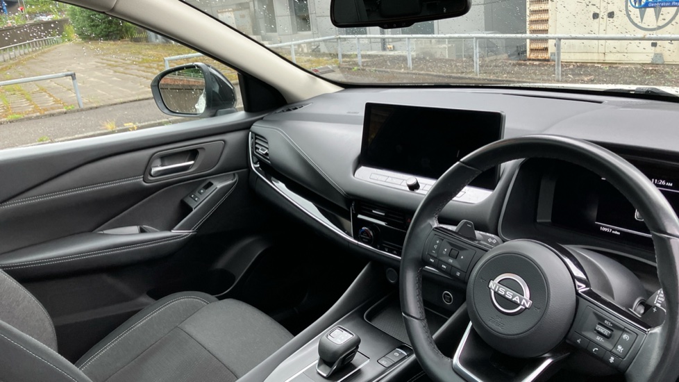 Nissan Qashqai 1.3 DiG-T MH 158 N-Connecta 5dr Xtronic Petrol Hatchback - Image 14