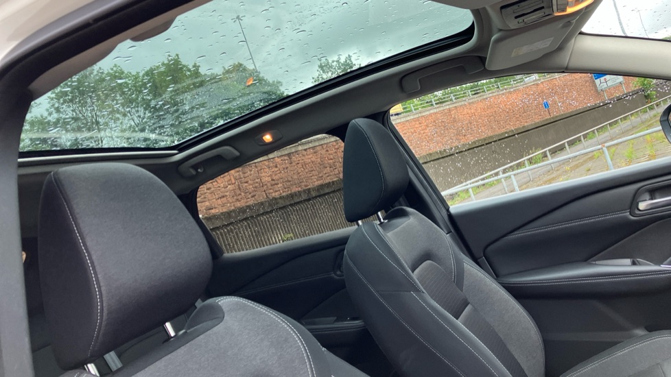 Nissan Qashqai 1.3 DiG-T MH 158 N-Connecta 5dr Xtronic Petrol Hatchback - Image 26