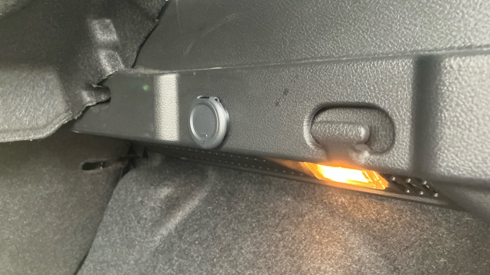 Nissan Qashqai 1.3 DiG-T MH 158 N-Connecta 5dr Xtronic Petrol Hatchback - Image 35