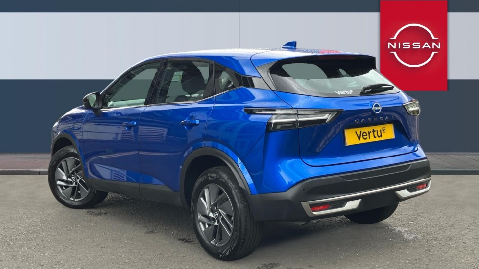 Nissan Qashqai 1.3 DiG-T MH Acenta Premium 5dr Petrol Hatchback - Image 2