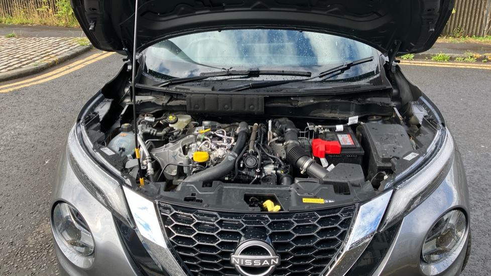 Nissan Juke 1.0 DiG-T N-Connecta 5dr Petrol Hatchback - Image 8
