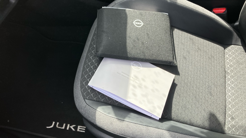Nissan Juke 1.0 DiG-T N-Connecta 5dr Petrol Hatchback - Image 19