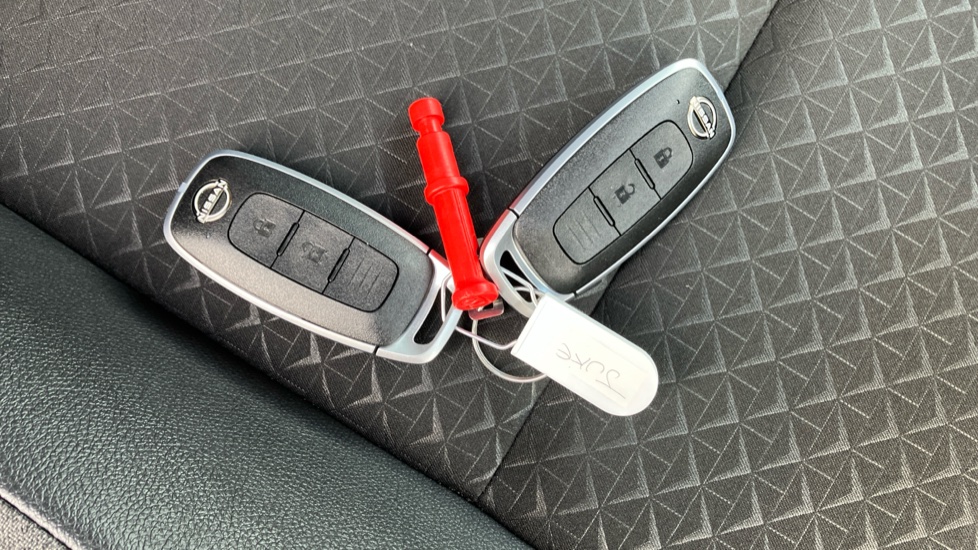 Nissan Juke 1.0 DiG-T N-Connecta 5dr Petrol Hatchback - Image 20