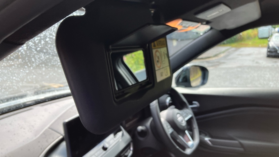 Nissan Juke 1.0 DiG-T N-Connecta 5dr Petrol Hatchback - Image 39