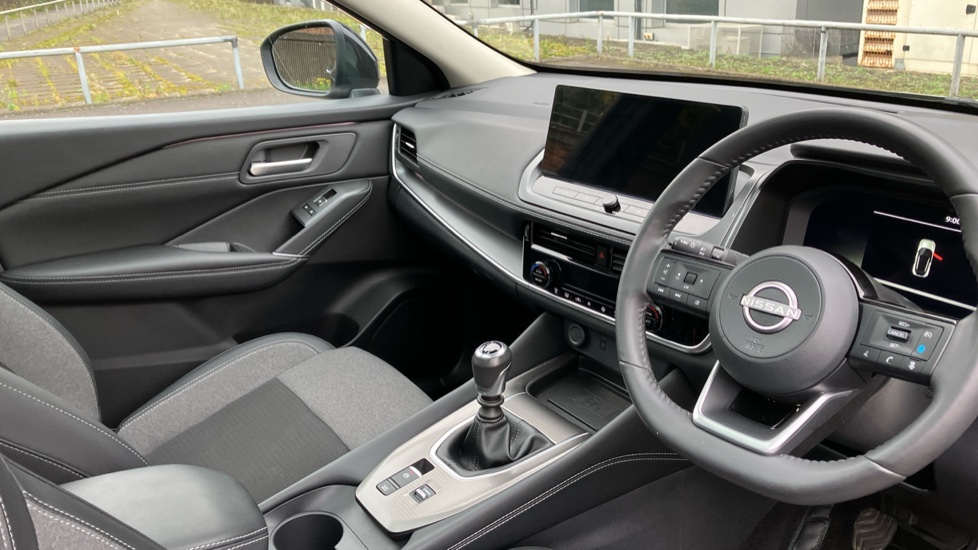 Nissan Qashqai 1.3 DiG-T MH N-Connecta 5dr Petrol Hatchback - Image 14