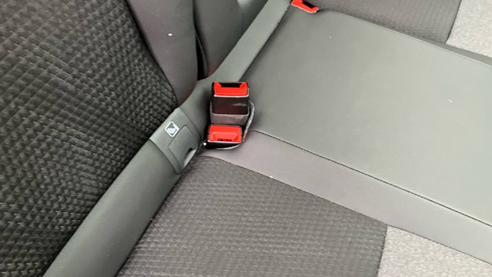 Nissan Qashqai 1.3 DiG-T MH N-Connecta 5dr Petrol Hatchback - Image 17