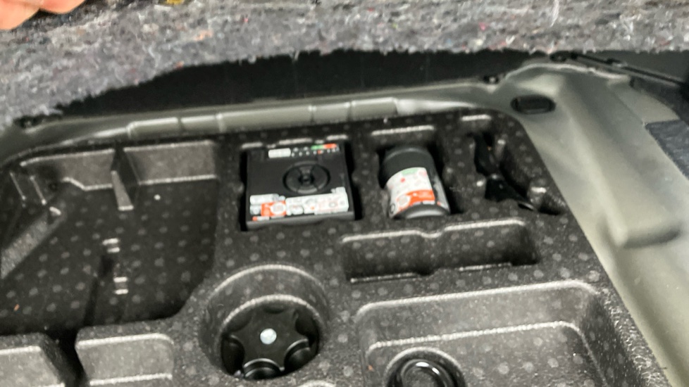 Nissan Qashqai 1.3 DiG-T MH N-Connecta 5dr Petrol Hatchback - Image 37
