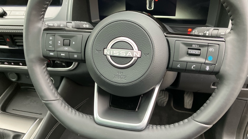 Nissan Qashqai 1.3 DiG-T MH N-Connecta 5dr Petrol Hatchback - Image 41