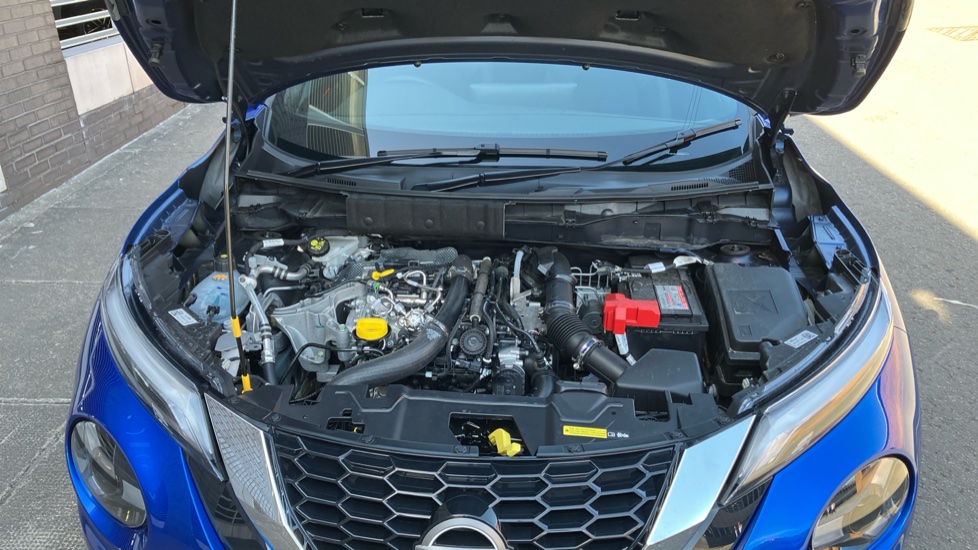 Nissan Juke 1.0 DiG-T N-Connecta 5dr Petrol Hatchback - Image 8