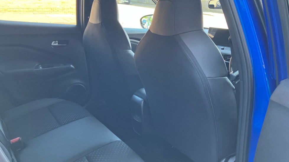 Nissan Juke 1.0 DiG-T N-Connecta 5dr Petrol Hatchback - Image 31