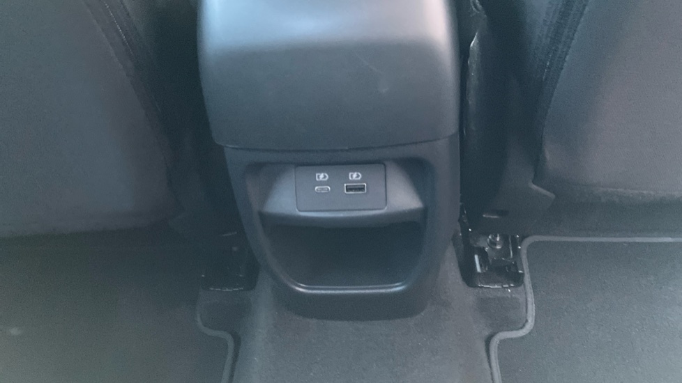 Nissan Juke 1.0 DiG-T N-Connecta 5dr Petrol Hatchback - Image 33