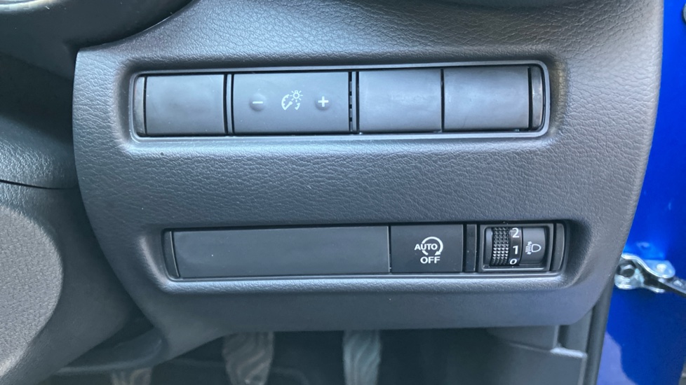 Nissan Juke 1.0 DiG-T N-Connecta 5dr Petrol Hatchback - Image 42